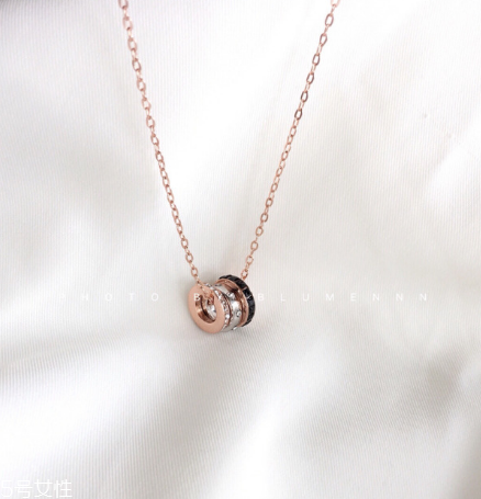 項(xiàng)鏈?zhǔn)裁床馁|(zhì)好？項(xiàng)鏈選哪種材質(zhì)好