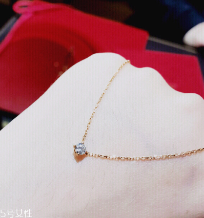 項(xiàng)鏈多長(zhǎng)比較合適？項(xiàng)鏈選什么長(zhǎng)度最好