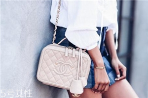 chanel相機(jī)包有哪幾種尺寸？香奈兒相機(jī)包尺寸多大