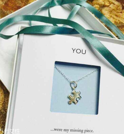 lily charmed正品在哪買？lily charmed項(xiàng)鏈購(gòu)買方式