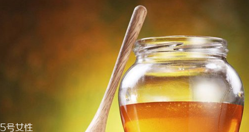 自制爽膚水敏感肌能用嗎 自制爽膚水注意事項(xiàng) 自制爽膚水敏感肌能用嗎 自制爽膚水注意事項(xiàng)