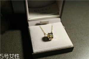 項鏈金色好看還是銀色好看？項鏈金色和銀色哪個好