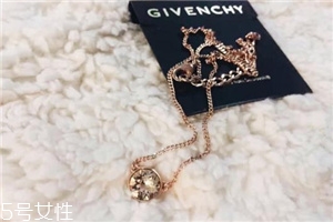 紀(jì)梵希項(xiàng)鏈?zhǔn)鞘裁床馁|(zhì)？紀(jì)梵希項(xiàng)鏈材質(zhì)介紹