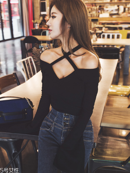 夏天穿什么樣的露肩裝好看？今夏最流行的露肩裝推薦