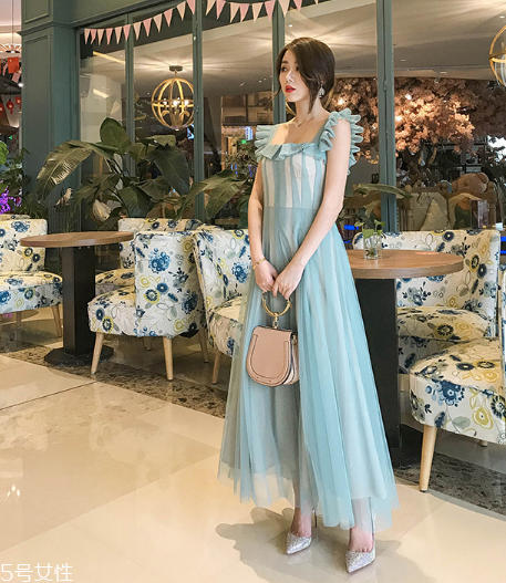 2018夏天流行什么顏色？2018夏天最火的衣服顏色