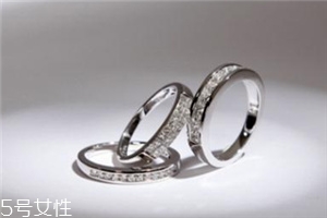 戒指可以戴右手嗎？戒指能戴在右手上嗎