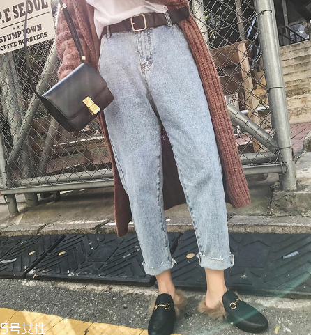 夏天穿什么樣的牛仔褲顯瘦？夏天適合穿什么牛仔褲