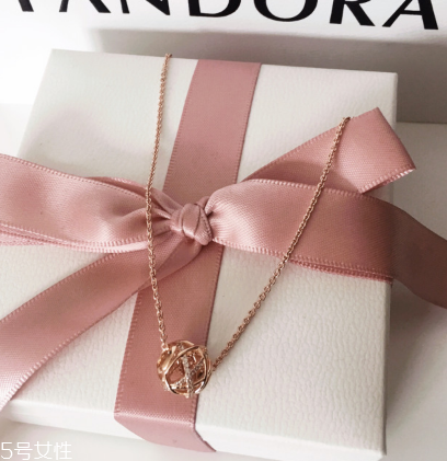 潘多拉玫瑰金鏤空銀河多少錢？潘多拉鏤空銀河項(xiàng)鏈價格