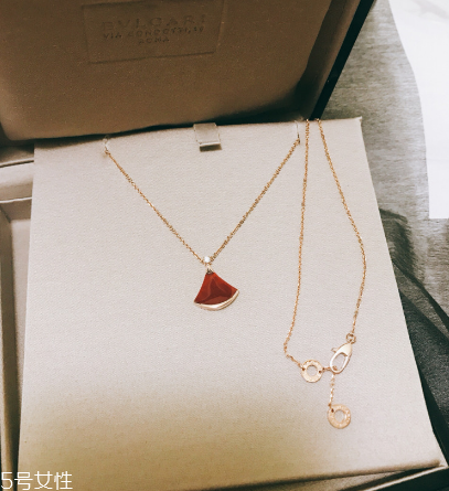 寶格麗扇子項鏈多少錢？寶格麗小扇子項鏈價格