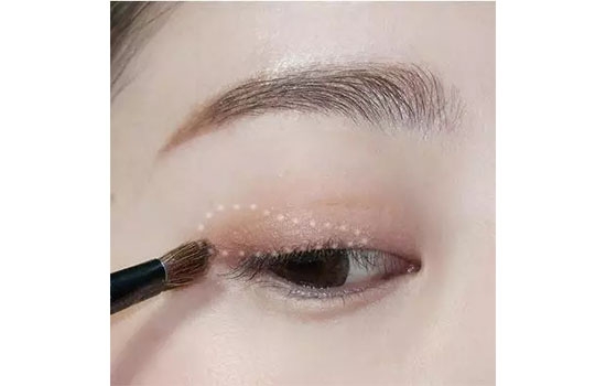 綠色眼影怎么畫好看 綠色眼妝的畫法教程圖解