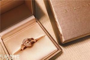 戒指和手表戴一只手嗎？戒指和手表是戴一邊嗎