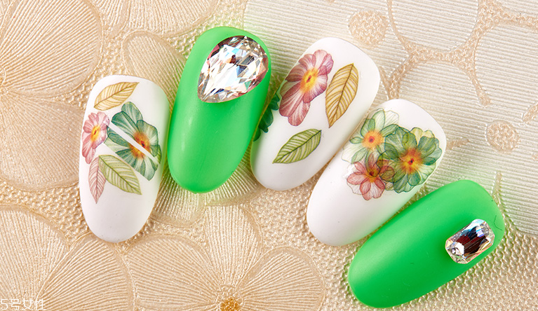 古風(fēng)手繪美甲圖片 中國風(fēng)手繪圖案美甲2018最新 古風(fēng)手繪美甲圖片 中國風(fēng)手繪圖案美甲2018最新