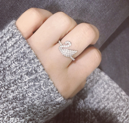 戒指為什么戴左手？戒指戴在左手的原因