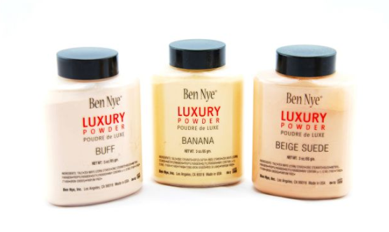 定妝噴霧和定妝蜜粉哪個好 蜜粉挑選2個妙招 定妝噴霧和定妝蜜粉哪個好 蜜粉挑選2個妙招