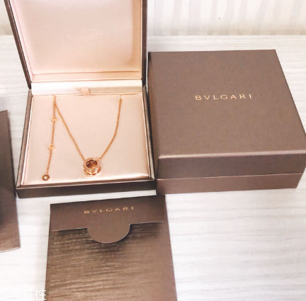 寶格麗彈簧項(xiàng)鏈可以彈嗎？寶格麗彈簧項(xiàng)鏈可以動嗎