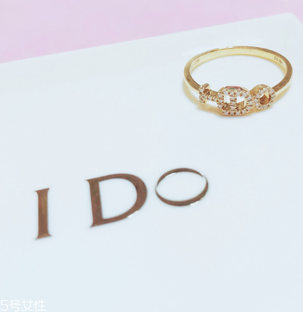 戒指用什么掛在脖子上？戒指怎么掛在脖子上