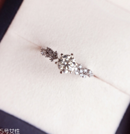 戒指上的小鉆掉了怎么辦？戒指上的鉆掉了怎么處理