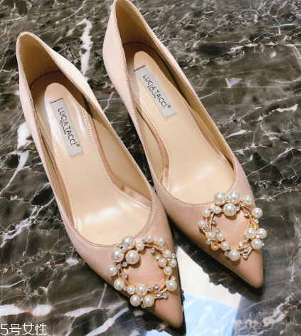 lucia tacci鞋子多少錢？lucia tacci什么價位？