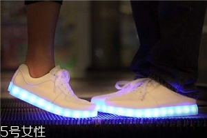 simulation發(fā)光鞋在哪買？simulation發(fā)光鞋正品購買方式