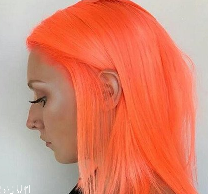 橙色頭發(fā)顯黑嗎 橙色發(fā)色圖片大全 橙色頭發(fā)顯黑嗎 橙色發(fā)色圖片大全
