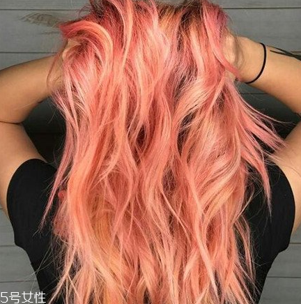 橙色頭發(fā)顯黑嗎 橙色發(fā)色圖片大全 橙色頭發(fā)顯黑嗎 橙色發(fā)色圖片大全