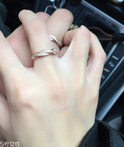 戒指戴食指是什么意思？戒指戴食指上代表什么含義