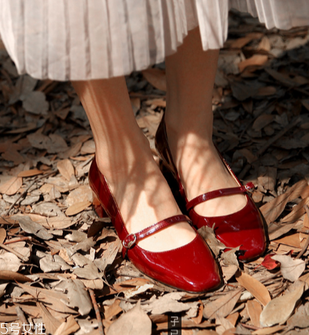 復(fù)古風(fēng)怎么穿搭？復(fù)古風(fēng)穿搭技巧