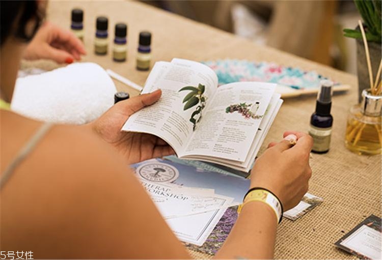 英國(guó)nyr適合什么人用 neal s yard王牌產(chǎn)品盤點(diǎn) 英國(guó)nyr適合什么人用 neal s yard王牌產(chǎn)品盤點(diǎn)