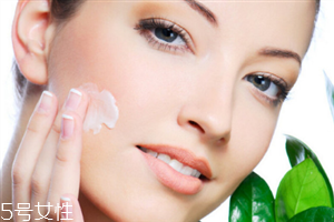 頭上長(zhǎng)痘痘怎么辦 快速去痘痘小竅門 頭上長(zhǎng)痘痘怎么辦 快速去痘痘小竅門