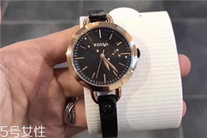 fossil手表怎么調(diào)日期？fossil手表調(diào)時(shí)間方法