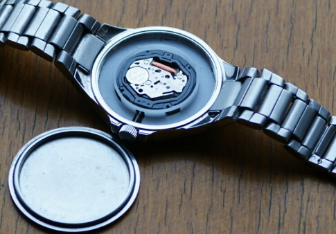 fossil手表怎么換電池？fossil手表換電池的方法