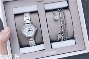 fossil手表防水嗎？fossil手表防水性怎么樣？