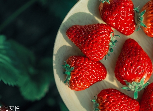 士多啤梨是什么水果？士多啤梨的功效