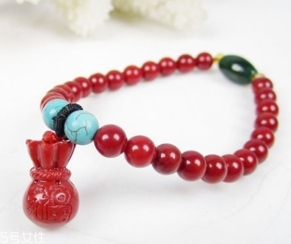 手鏈上刻什么字好？手鏈刻字刻什么