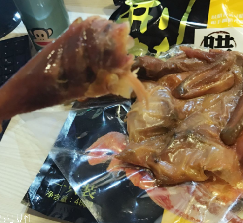 臘雞可以帶上飛機嗎？坐飛機可以帶臘雞嗎？