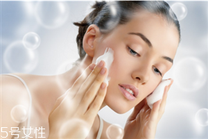 洗面奶一般洗多久 季節(jié)不同洗洗面奶次數(shù)不同 洗面奶一般洗多久 季節(jié)不同洗洗面奶次數(shù)不同