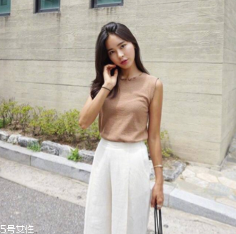 皮膚黑夏天穿什么顏色？黑皮膚適合什么顏色衣服