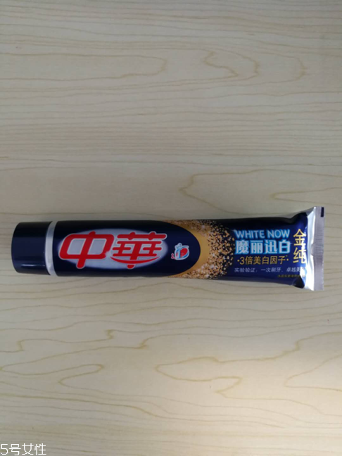 中華和黑人美白牙膏哪個(gè)好 三個(gè)國(guó)內(nèi)熱門美白牙膏對(duì)比評(píng)測(cè)