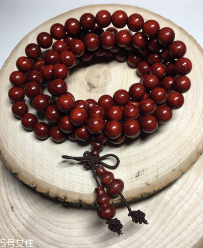 手鏈?zhǔn)裁茨绢^最好？手鏈哪種木頭比較好