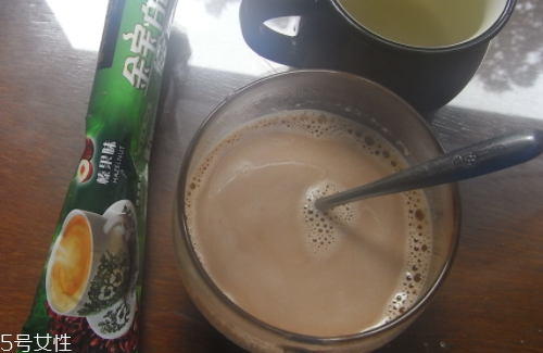 白咖啡是什么顏色？白咖啡是白色嗎？