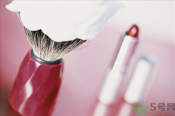 口紅放冰箱冷藏還是冷凍？夏天口紅冷藏還是冷凍？