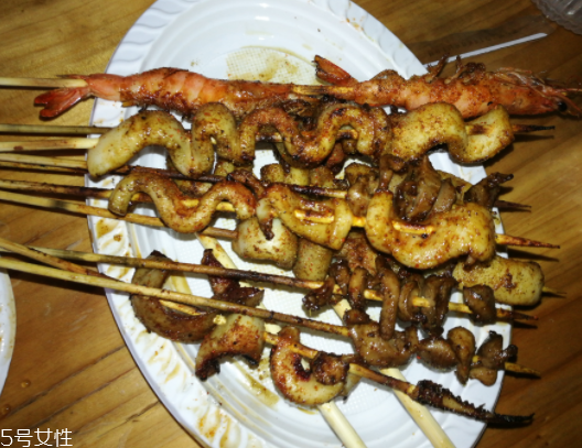 魷魚是烏賊嗎？魷魚跟烏賊是一種嗎？