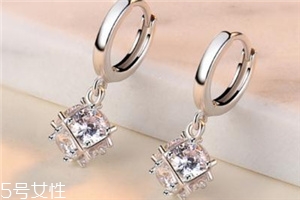 耳環(huán)取不下來怎么辦？耳環(huán)取不下來解決方法