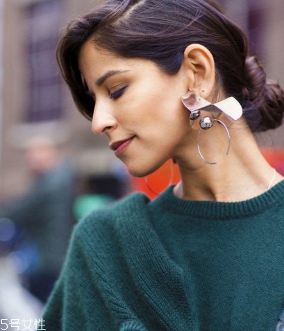 耳環(huán)需要每天取下來嗎？耳環(huán)每天都要取下來嗎
