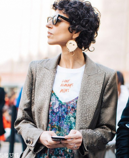 耳環(huán)耳塞掉了怎么辦？耳環(huán)的耳塞掉了怎么處理