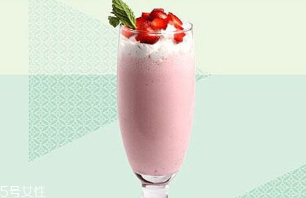 奶昔用牛奶還是酸奶 奶昔用什么奶最好 奶昔用牛奶還是酸奶 奶昔用什么奶最好