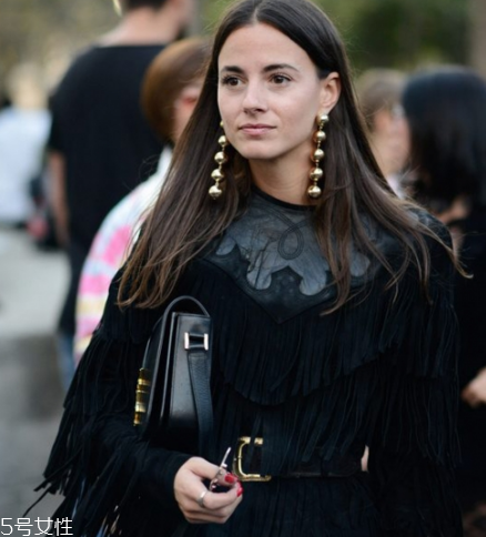 耳環(huán)太重了怎么辦？耳環(huán)太重的危害