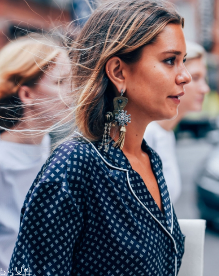 耳環(huán)褪色怎么辦？耳環(huán)褪色處理方法