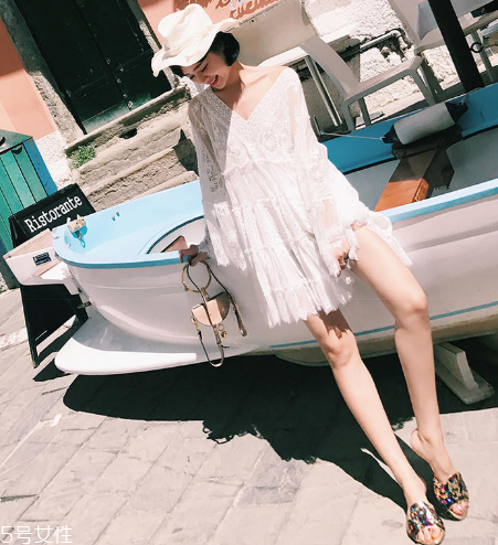 夏天穿什么樣的百褶裙好看？夏天適合穿什么百褶裙