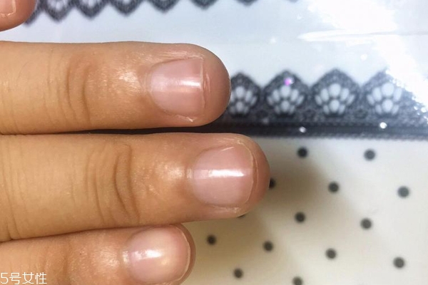 短指甲怎么上色？短指甲上色詳細步驟